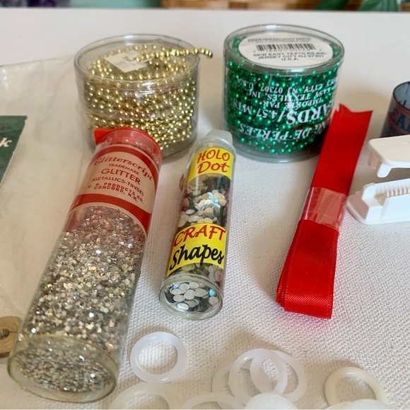VTG Crafting Quilting Sewing Hobby Lot Various Supplies Quilters Disk Glitter - Picture 12 of 14